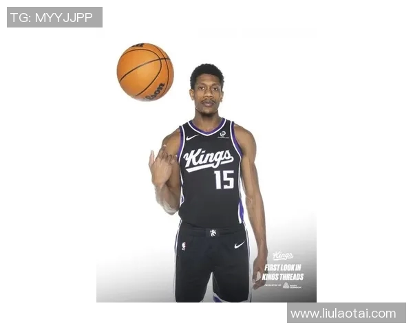 国王官宣：新援亨特被快船桑德斯打伤 确诊左眼虹膜炎10天后复查